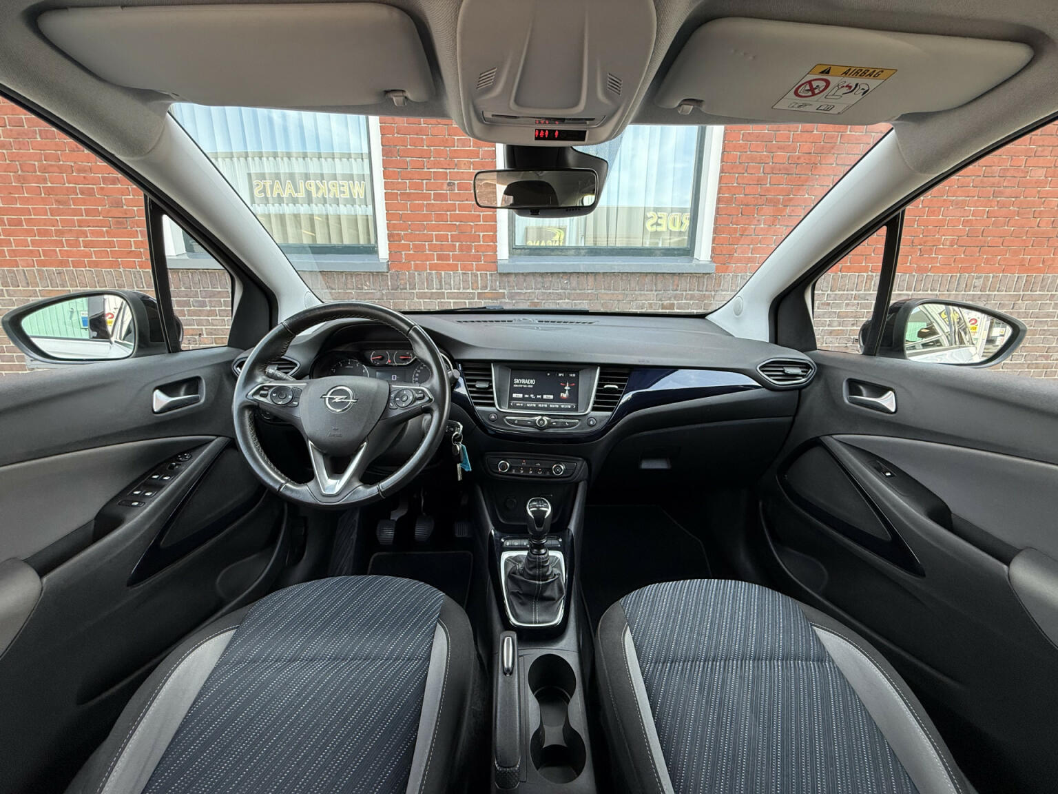 Opel-Crossland X-12