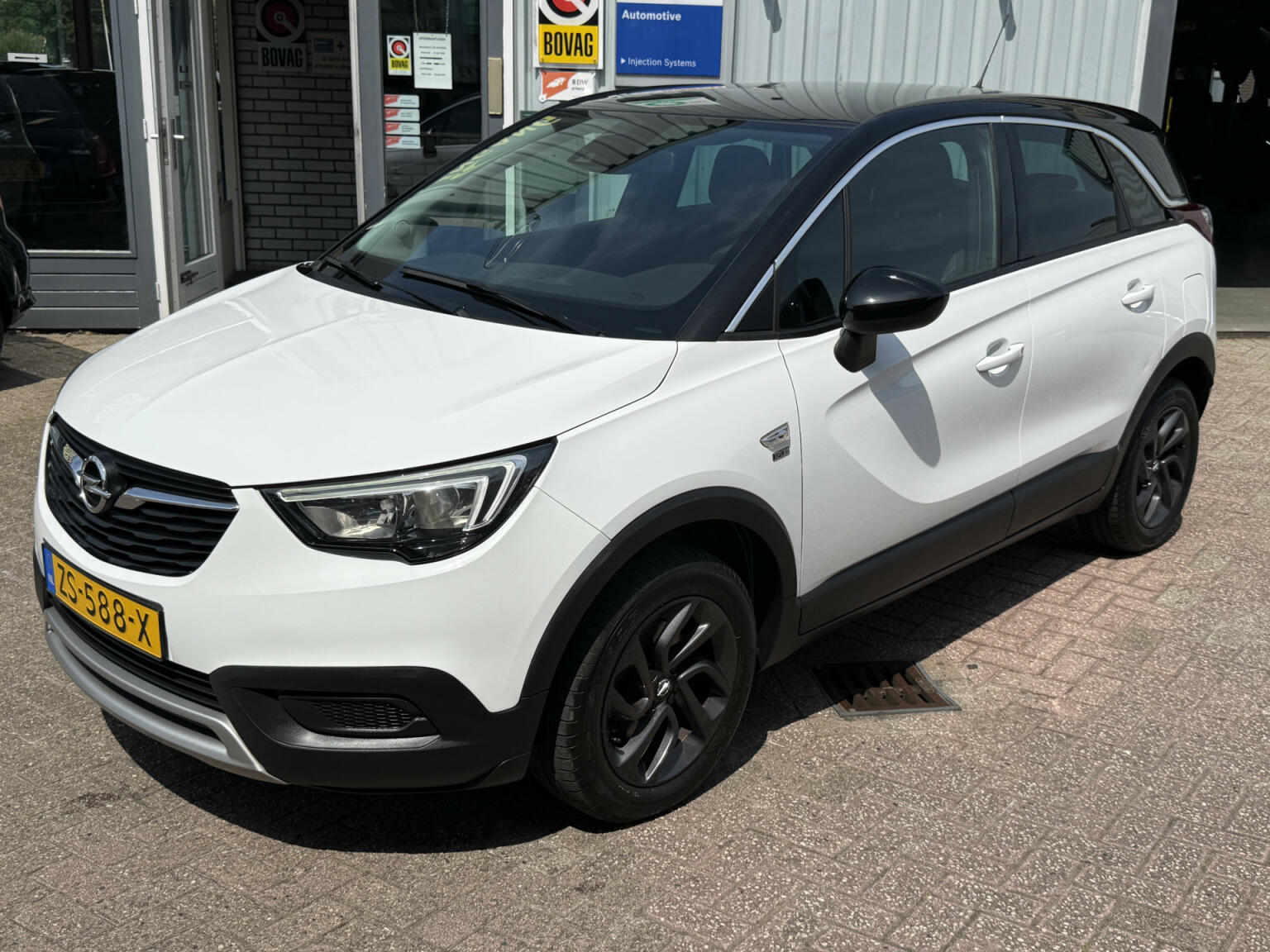 Opel-Crossland X-9
